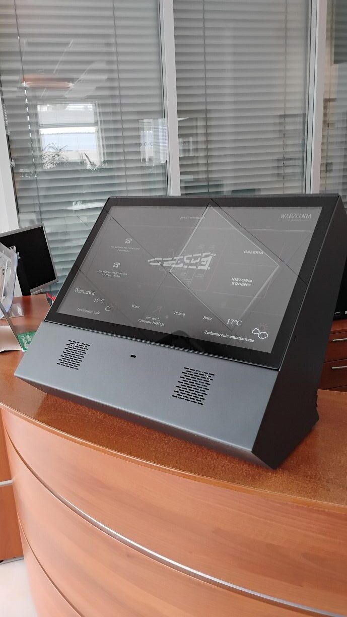 Nowoczesne technologie w sercu Warszawy: Nowy infokiosk nablatowy na straży komfortu mieszkańców